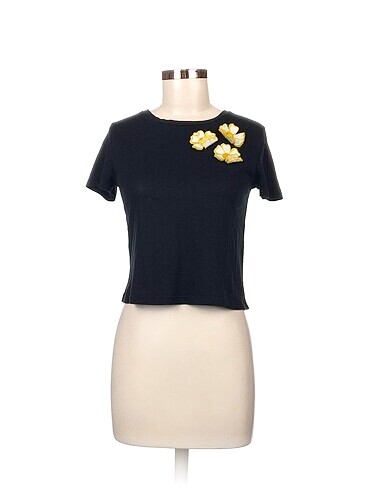 Zara T-shirt %70 İndirimli.