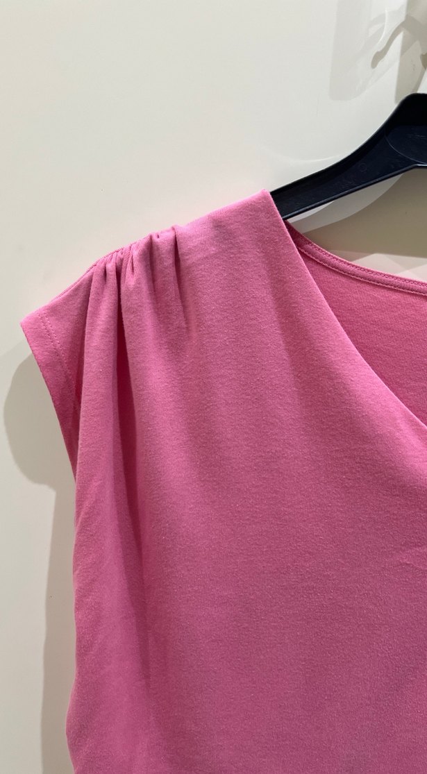 Pembe Keten V Yaka Salaş Kadın Tişört - Görsel 3