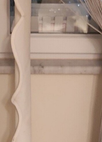 Stor beyaz perde 2 adet var.biri 2 metre,diğeri 1.50 cm.çocuk od