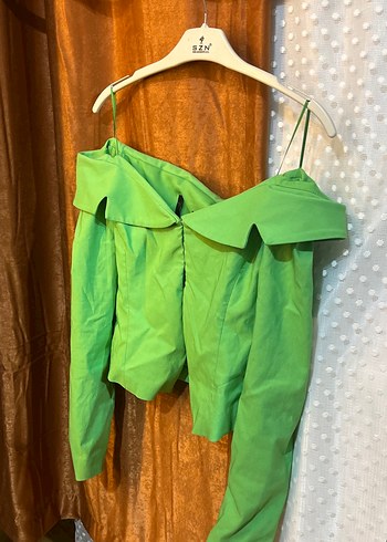 Yeşil Straplez Düğmeli Midi Bluz - Görsel 3