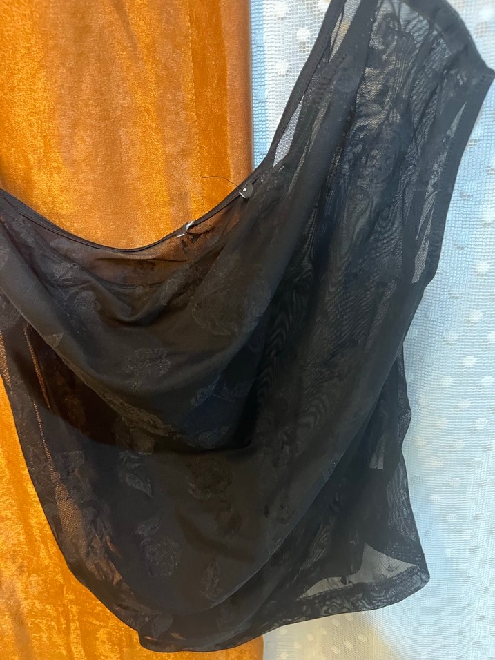 Siyah Drapeli Mini Kolsuz Kadın Bluz - Görsel 4