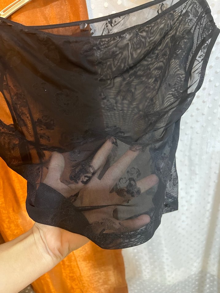 Siyah Drapeli Mini Kolsuz Kadın Bluz - Görsel 2