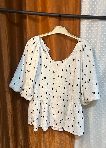 Düğmeli Puantiyeli Kısa Kollu Mini Bluz - Görsel 2