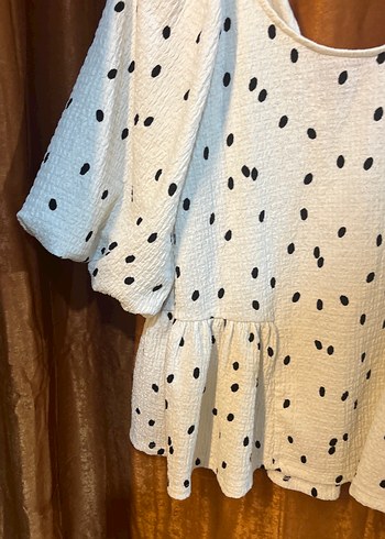 Düğmeli Puantiyeli Kısa Kollu Mini Bluz - Görsel 3