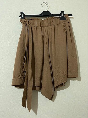Zara Camel şort