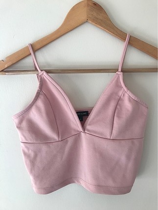 Pembe büstiyer