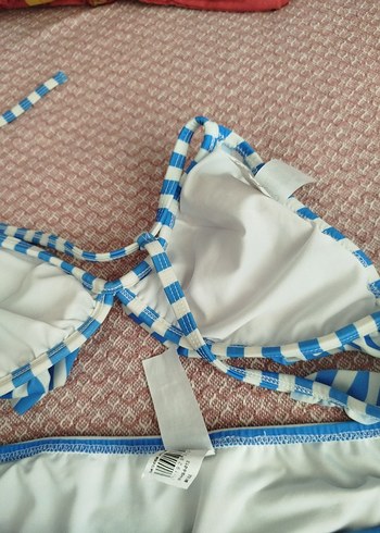 m Beden Mavi Çizgili Fırfırlı Bikini Takımı