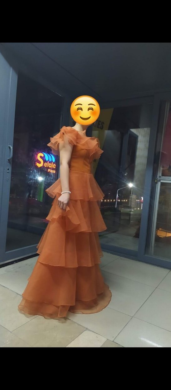 Turuncu Uzun Kat Katlı Straplez Abiye Elbise - Görsel 2