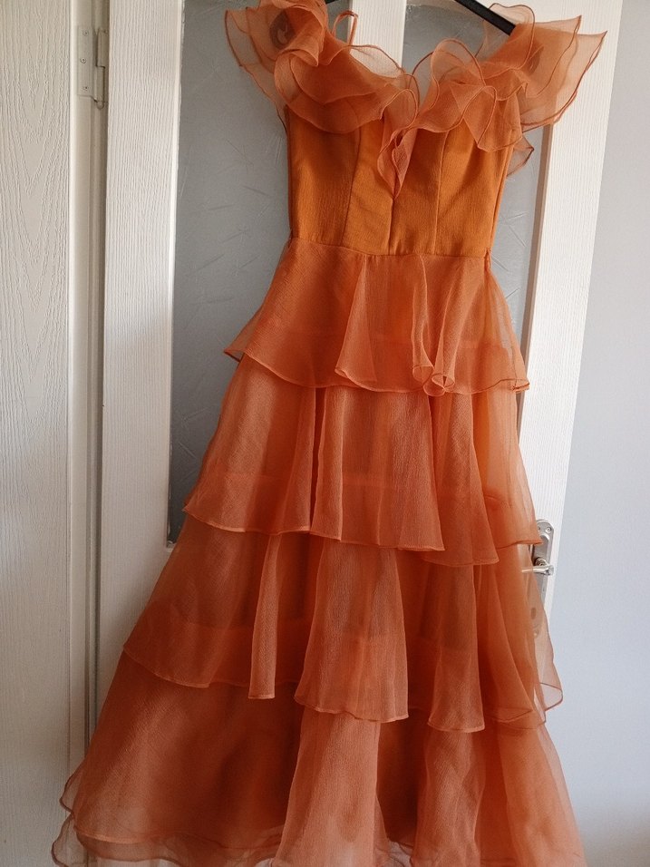 Turuncu Uzun Kat Katlı Straplez Abiye Elbise - Görsel 5