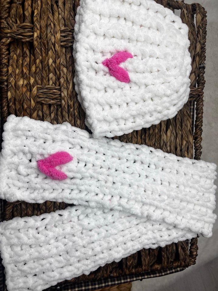 Beyaz Nakışlı Örgü Çocuk Bere ve Atkı Seti - Görsel 3