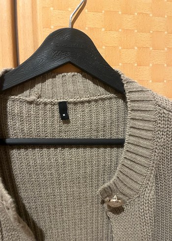 gold düğmeli hırka - Görsel 3