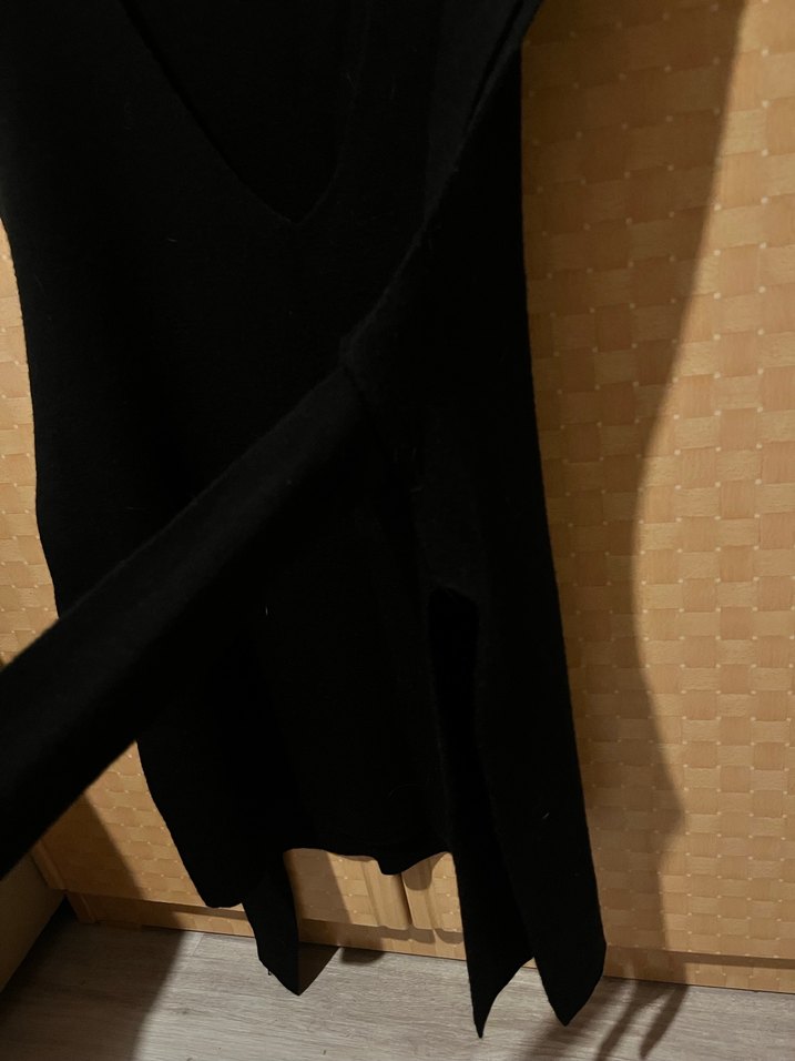 Siyah Süet V Yaka Kadın Süveter - Görsel 3