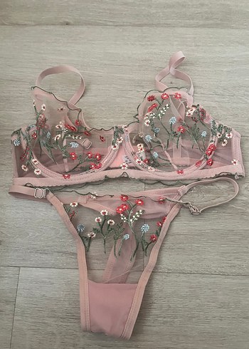 çiçekli bralet takım