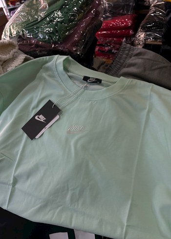 Nike Nike Yeşil Kısa Kollu Oversize Tişört
