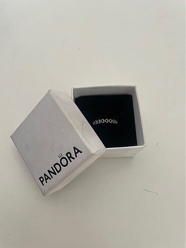 Pandora pandora bağlı kalpler yüzük