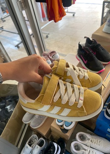 35 Beden Sarı Bağcıklı ve Cırt Cırtlı Adidas Campus Ayakkabı