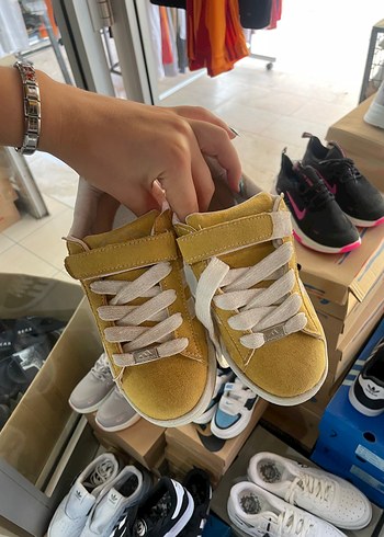 Adidas Sarı Bağcıklı ve Cırt Cırtlı Adidas Campus Ayakkabı