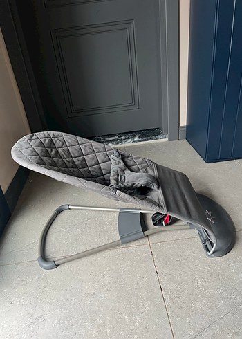 Baby Björn sallanan ana kucağı gri - Görsel 2