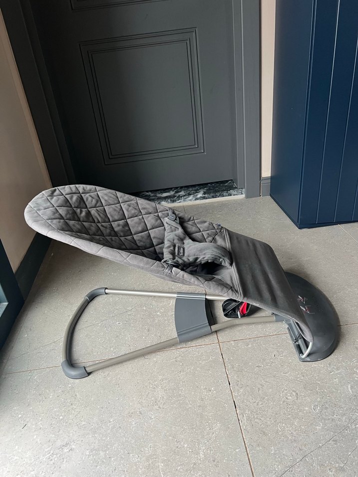 Baby Björn sallanan ana kucağı gri - Görsel 2