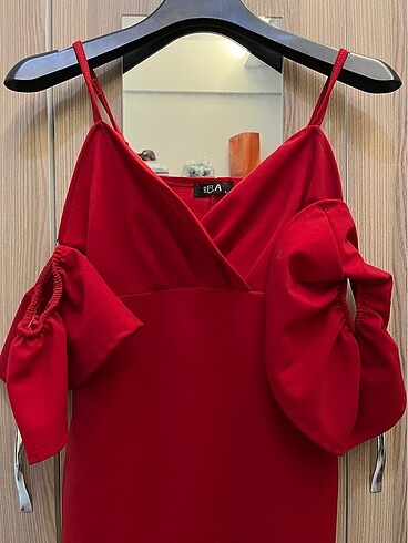 Zara Kırmızı elbise