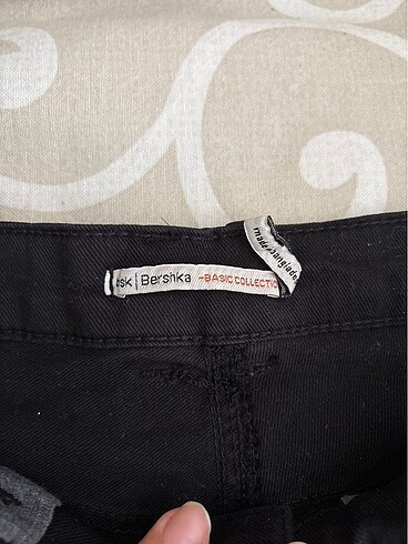 m Beden siyah Renk Kot şort bershka