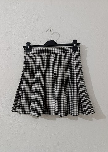 Pileli Siyah Beyaz Mini Etek
