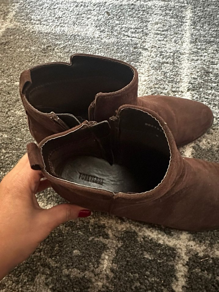 Kahverengi Süet Tokalı Kadın Bot - Görsel 2