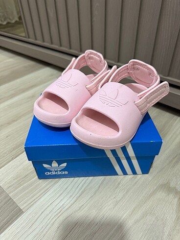 Adidas bebek sandalet