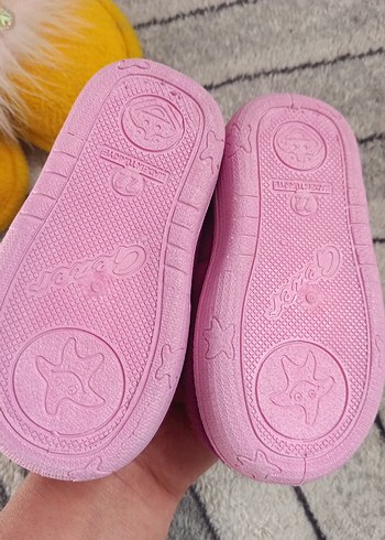 Kız Çocuk Sarı Nakışlı Sıcak Ev Terliği - Görsel 3