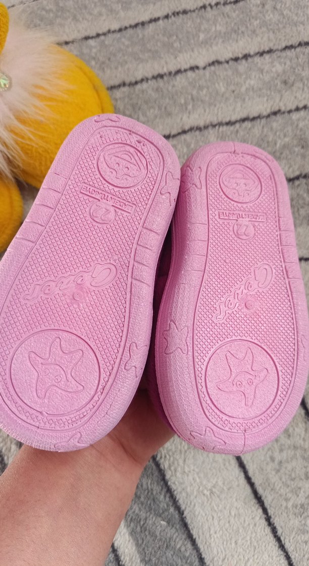 Kız Çocuk Sarı Nakışlı Sıcak Ev Terliği - Görsel 3