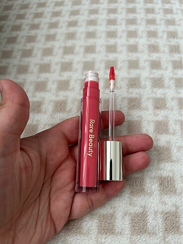 Rare Beauty Lip Balm Gloss - Görsel 3