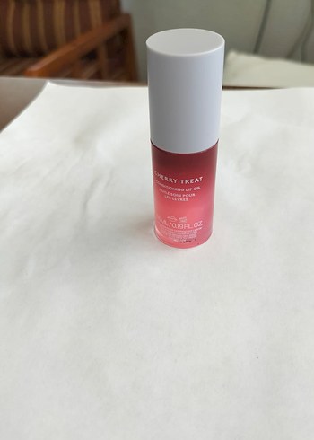  Beden Renk Fenty Beauty Cherry Treat Dudak Yağı