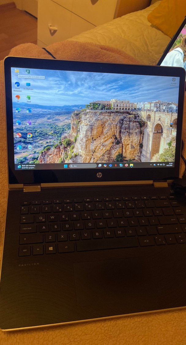 Siyah 2'si 1 Arada Dizüstü Bilgisayar - Görsel 5