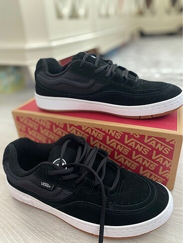 Siyah sneaker