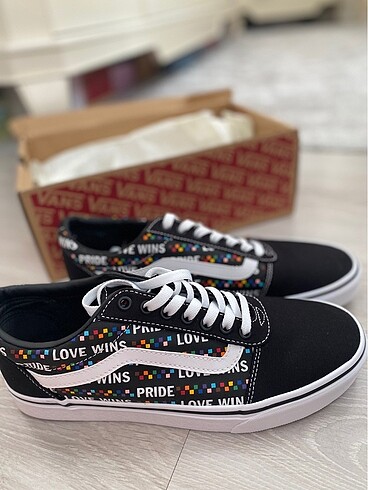 Sneaker ayakkabı