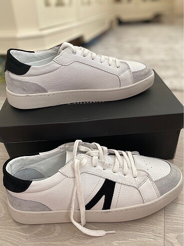 Sneaker ayakkabı
