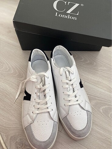 43 Beden Sneaker ayakkabı