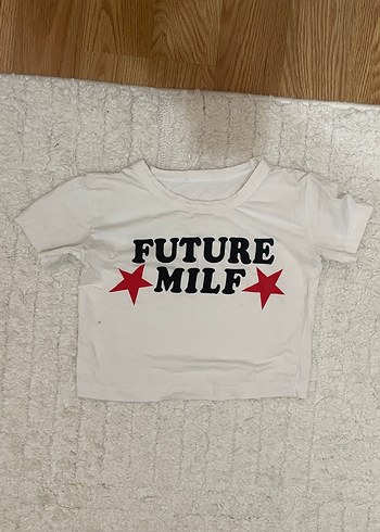 Beyaz crop tshirt