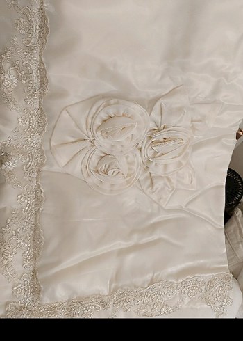 İşlemeli Beyaz Yatak Örtüsü Seti - Görsel 4