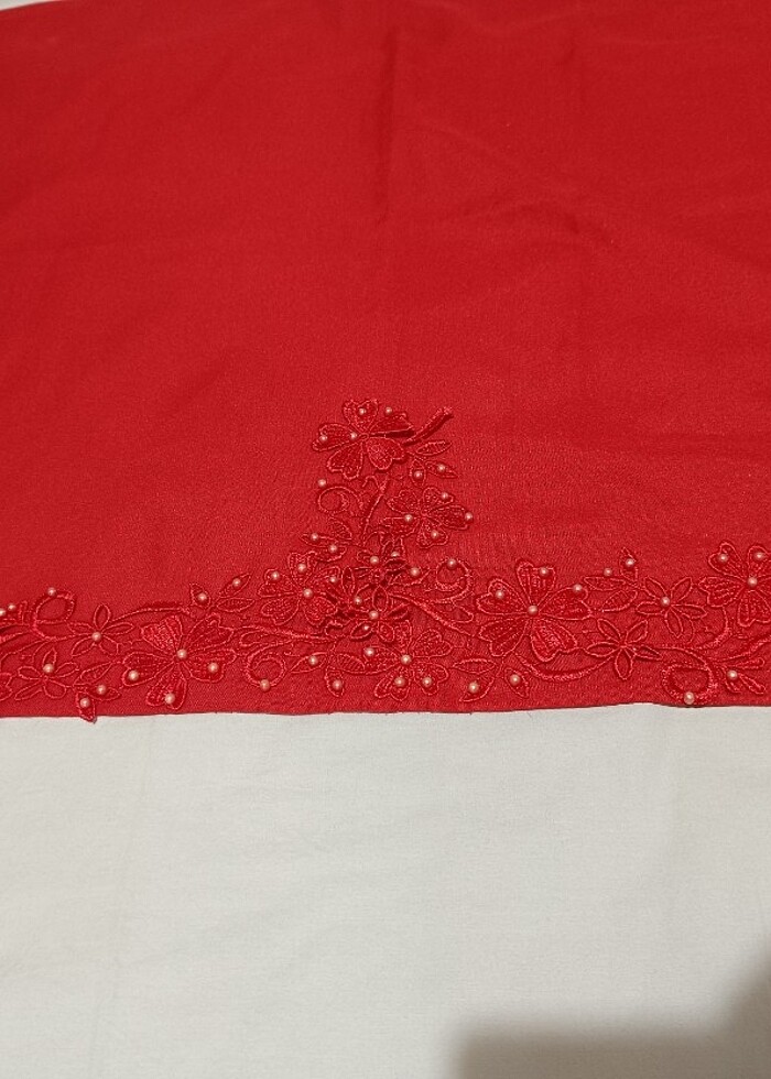 Kırmızı şal  - Görsel 2