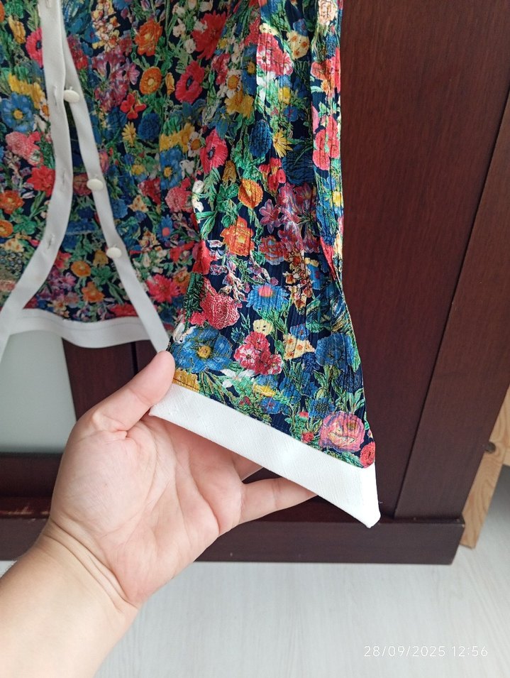 Çiçek Desenli Bohem V Yaka Gömlek - Görsel 2