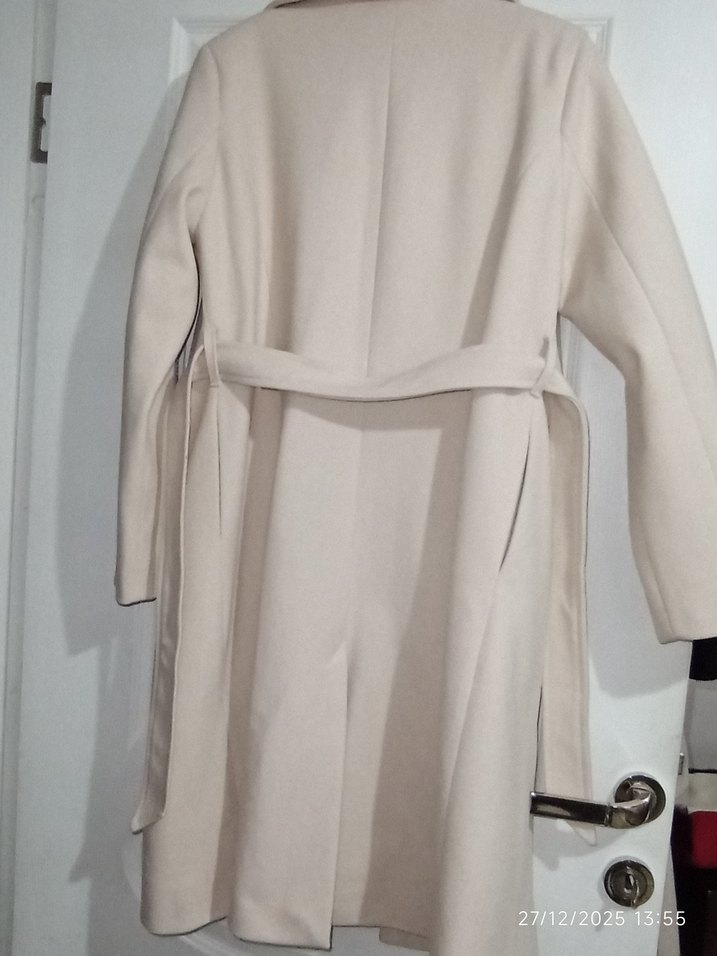 Bej Uzun Kemerli Kadın Kaban - Görsel 2