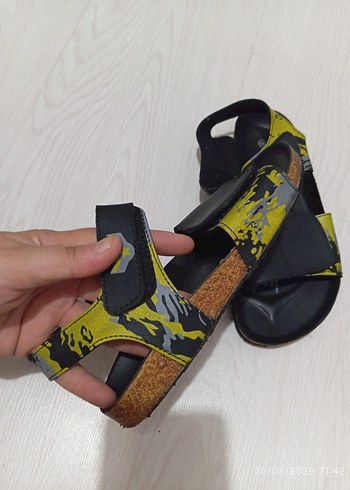 LC Waikiki Sarı Yılan Desenli Erkek Çocuk Sandalet