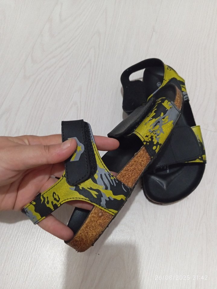 Sarı Yılan Desenli Erkek Çocuk Sandalet - Görsel 2