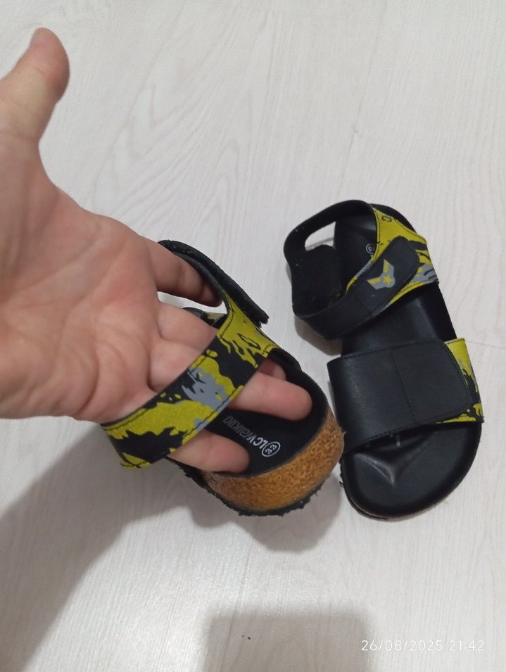 Sarı Yılan Desenli Erkek Çocuk Sandalet - Görsel 3