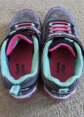 28 Beden Skechers Spor Ayakkabı