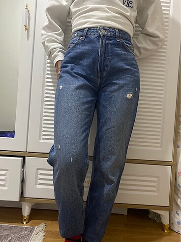 BERSHKA MOM JEAN