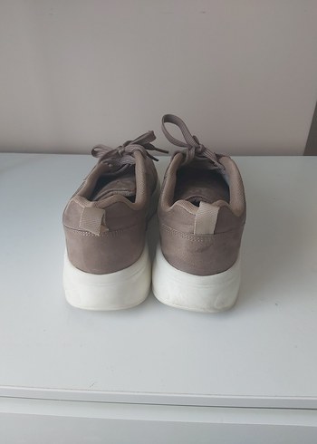 Bej Dolgu Topuklu Süet Kadın Spor Ayakkabı - Görsel 4