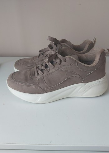 Bej Dolgu Topuklu Süet Kadın Spor Ayakkabı - Görsel 2