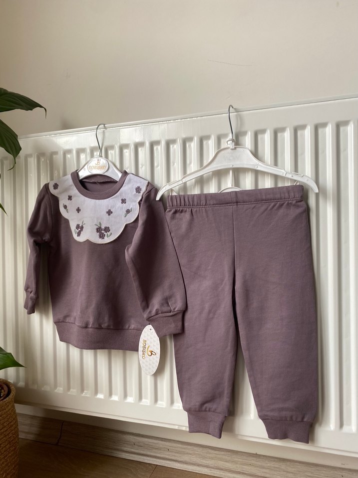 Uzun Kollu Dantelli Nakışlı Bebek Kız Takımı - Görsel 4